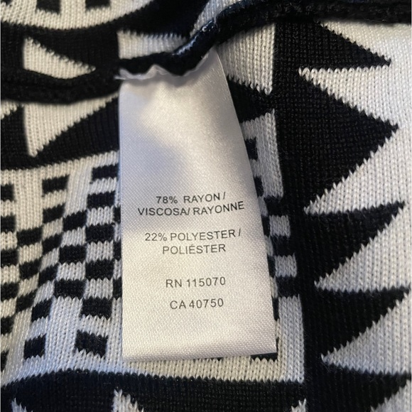 Nina Leonard Black White Geometric Print Sweater Dress NWT Size Large - Picture 9 of 9
